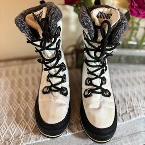 Cougar Waterproof Layne Wedge Winter Boots Size 7. Black and White.